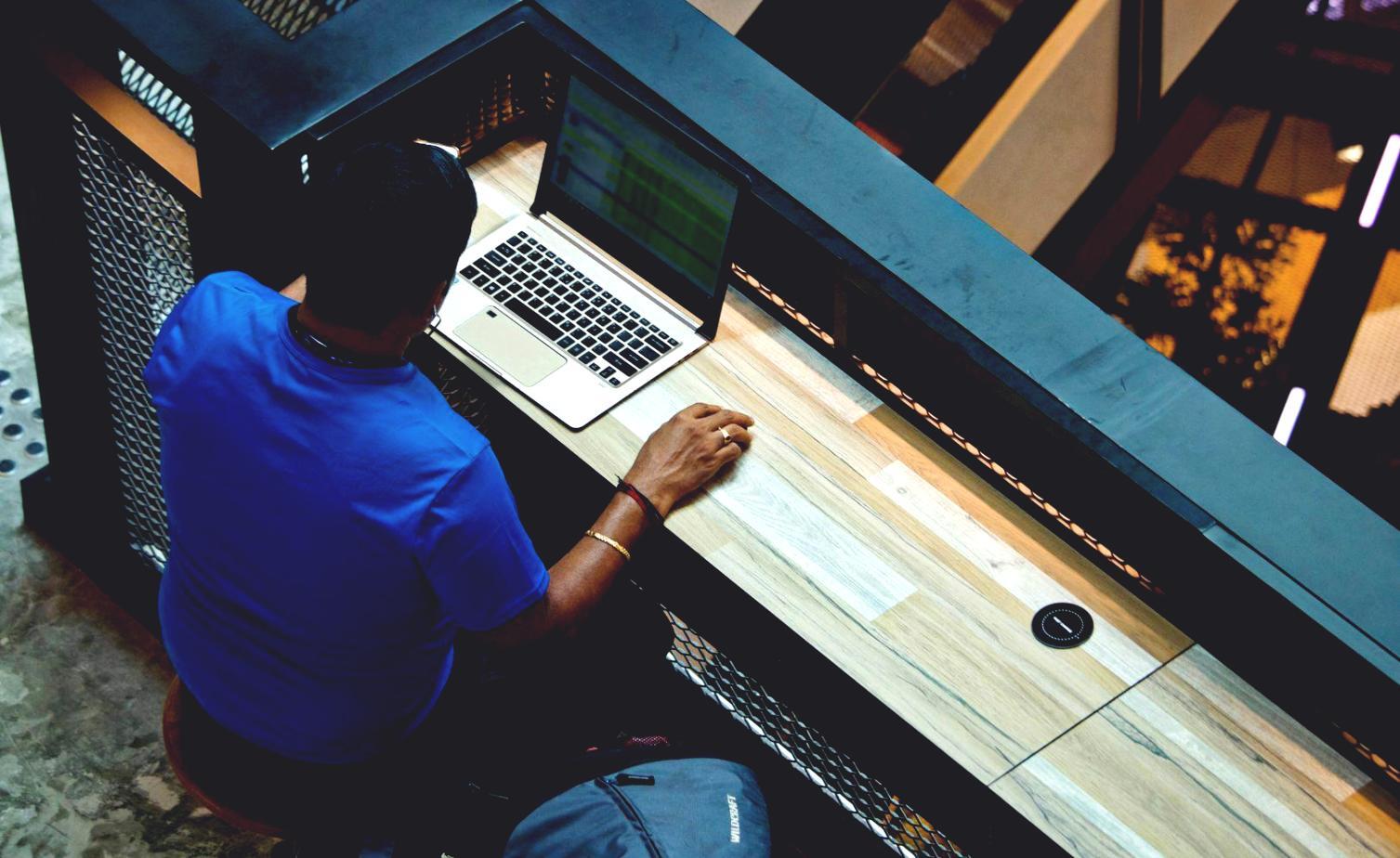 Revisión de documentos financieros en sesión individual